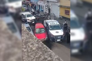 Policías municipales de Nezahualcóyotl detuvieron al hombre que presuntamente disparó contra una vivienda, arrolló a un agente y abrió fuego durante su intento de fuga.