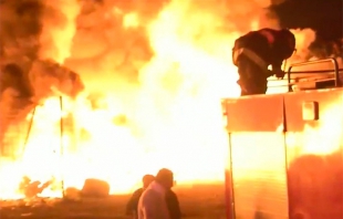 #Video: Fuerte incendio consume llantera en Tultitlán