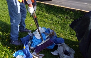 Tiran material quirúrgico en calles de #Toluca; el alcalde llama a denunciar