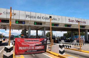 Docentes permitieron el paso gratuito de vehículos en Chalco y Ecatepec