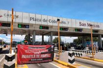 Docentes permitieron el paso gratuito de vehículos en Chalco y Ecatepec
