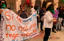 Entran universitarios por la fuerza al edificio de Rectoría en protesta por muerte de profesora de danza