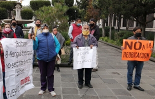 Comerciantes del tianguis en #Tianguistenco piden ayuda a diputados para trabajar