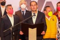 Los líderes nacionales del PRI, PAN y PRD en conferencia de prensa conjunta