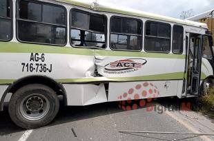 El accidente tuvo lugar a la altura de la Laguna del Mercado de la Aviación Autopan, en Toluca.