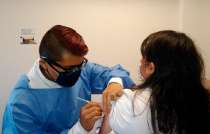 La institución tiene disponible la vacuna contra la influenza en las unidades médicas de primer, segundo y tercer nivel de atención