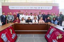 En Ixtapaluca la gobernadora Delfina Gómez encabezó la reunión con las y los presidentes municipales que integran la Estrategia Operativa Oriente.