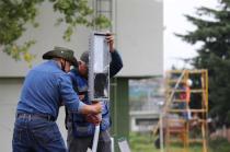 Las luminarias instaladas son tipo LED con panel solar.