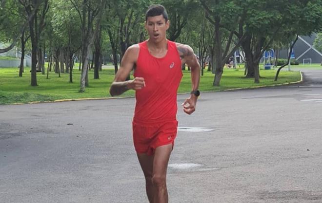 Chama Almazán vio reflejado todo el esfuerzo que ha potenciado de la mano de su entrenador José Juan Sánchez, pues en la carrera 'Dudinska 50' en Eslovaquia, dio la marca requerida por la World Athletics para asistir al evento