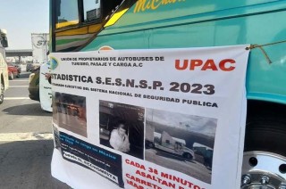 Los inconformes exigieron a las autoridades un reforzamiento urgente en las medidas de seguridad a lo largo de esta transitada vía.