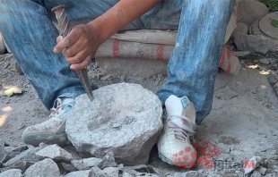 En riesgo, tallado de piedra volcánica en Toluca