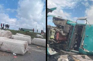 En el lugar quedó involucrado un tráiler que transportaba pacas de fibra de vidrio.