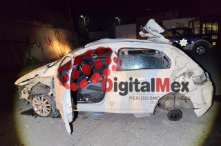 La víctima conducía un Volkswagen Gol blanco cuando el vehículo perdió el control y salió del camino desde la parte alta del distribuidor.