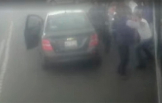 #Video: #Toluca: chofer de Flecha de Oro se agarra a golpes con automovilista