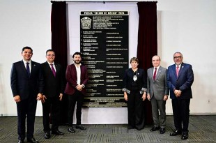 Durante la ceremonia, entregó la Presea EdoMéx 2024 a 12 personas y 3 organizaciones por sus contribuciones en ciencia, cultura, derechos humanos y más.