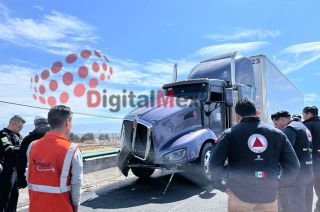 La unidad se estrelló contra una base de concreto, en dirección a Los Sauces.