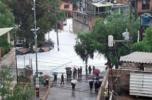 #Video: Se desborda presa Los Cuartos en #Naucalpan