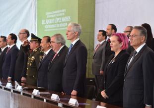 Se presentaron a este acto, miembros del Gabinete estatal.