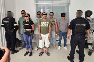 Los detenidos podrían integrar una banda dedicada al robo violento de vehículos.