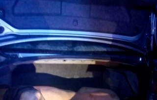 Encuentran un muerto en cajuela de un auto en Texcoco