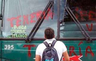 El colectivo de normalistas arribará al penal estatal ubicado en Almoloya de Juárez a las 14:00 horas