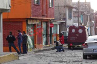 El cuerpo fue localizado entre las calles Correo y Libertad.