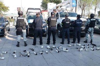 Los trabajos se centraron en cinco colonias del municipio donde desinstalaron los equipos de postes de luz, telefonía y árboles.