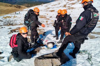 Este rescate forma parte de las estrategias implementadas para salvaguardar a los visitantes en los volcanes de la región.