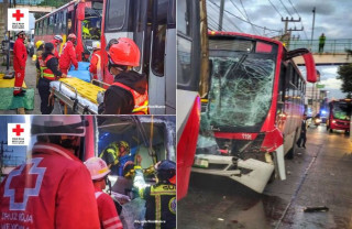 El percance ocurrió sobre Paseo Tollocan a la altura de El Seminario; cuerpos de emergencia atendieron a los heridos en el lugar del choque.
