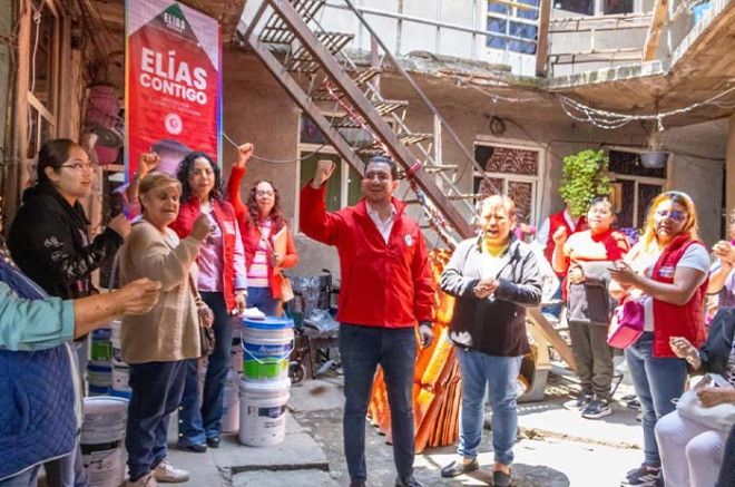 Reunido con vecinas y vecinos, Rescala refrendó su compromiso de seguir trabajando cercano a la gente y legislar para mejorar la calidad de vida de las familias naucalpenses.