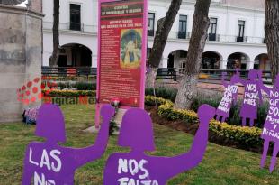 Esta mañana fueron cambiados a la Plaza González Arratia los memoriales de Fátima Varinia y Eugenia Machuca.