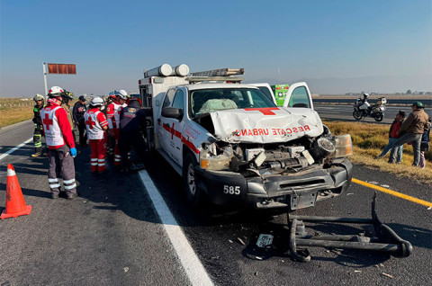 Un camión de rescate, una ambulancia, un vehículo particular y una motocicleta participaron en el percance.