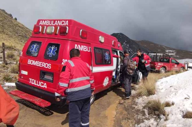 Los dos visitantes del Nevado de Toluca se niegan a ser hospitalizados tras padecer lesiones leves.