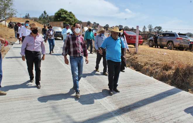 El presidente municipal, Manuel Anthony Domínguez Vargas, las puso en marcha en San Gabriel Pantoja, Pantoja y Antimonio