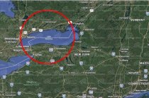 Google Maps muestra “Lake America” en Estados Unidos, mientras que en Canadá mantiene la denominación “Lake Ontario”.