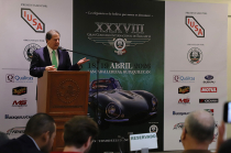 Francisco Name Sierra, promotor del XXXVIII Gran Concurso Internacional de Elegancia, durante la presentación del evento en Huixquilucan.