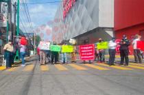 Vecinos mantuvieron bloqueado el tránsito vehicular por la vía Morelos
