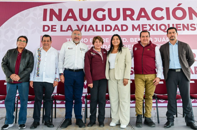Delfina Gómez durante el evento de supervisión de obra en Tultitlán