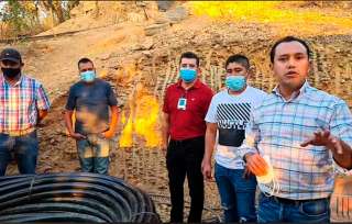 Durante un recorrido en Rincón de López, primera sección, el alcalde escuchó y atendió los problemas de agua potable que brinda CAEM