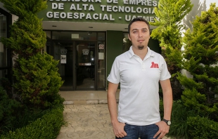 Estudiante de la UAEM trabaja para Agencia Espacial Mexicana