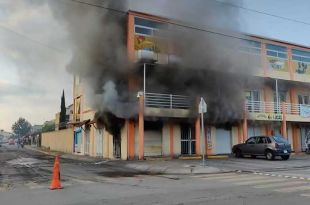 Reportan incendio de taquería en Tecámac