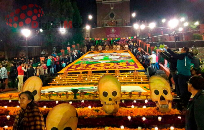 Inauguran Mega Ofrenda Monumental en Metepec