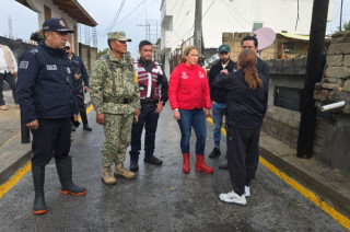  Ana Muñiz supervisa las zonas afectadas por las lluvias en San Mateo Atenco