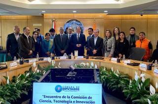 Eruviel Ávila quiere mejorar el desarrollo tecnológico de México