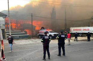 #Video: Incendio consume almacén de cartón en #Chalco