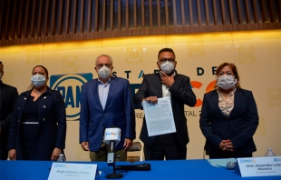 Acusan a alcaldesa de #AtizapánDeZaragoza de borrar bardas al #PAN