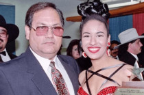 Abraham Quintanilla Jr. junto a su hija Selena, durante una etapa clave de su carrera musical