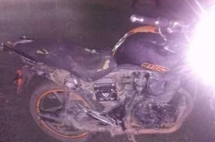 La moto era conducida por un joven de 18 años acompañado de una mujer de 25.