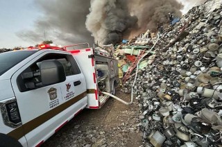 #Video: Explosión desata incendio en predio de desperdicios en #Xonacatlán