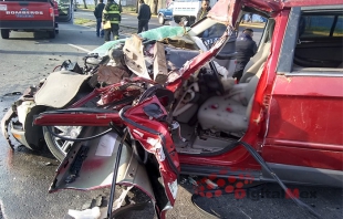 Rescatan a conductor en choque en la #Toluca-Palmillas